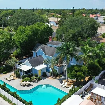 Villa Large Heated Pool Family - 3500 Sqft - Sleeps 17